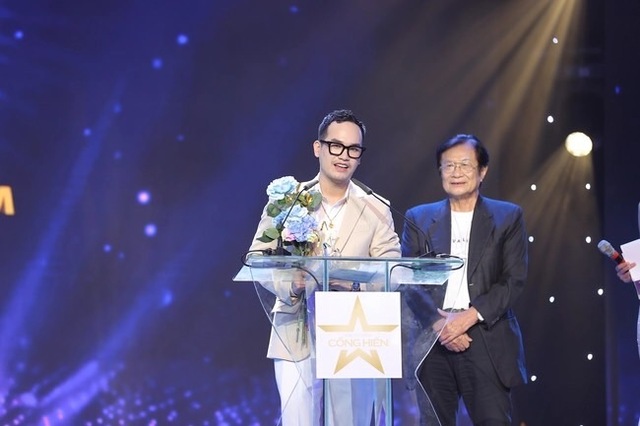 Hoàng Thùy Linh 'vượt mặt' Mỹ Tâm lập 'hat-trick' với 3 Giải thưởng Cống hiến - Ảnh 3.