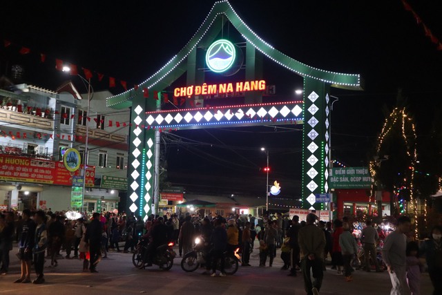 Tuyên Quang: Đông đảo du khách tham dự Lễ hội Hương sắc Na Hang và Festival chè Shan Tuyết  - Ảnh 6.