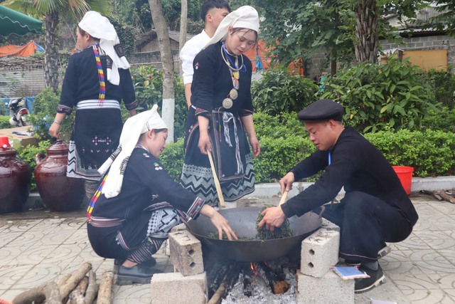 Tuyên Quang: Đông đảo du khách tham dự Lễ hội Hương sắc Na Hang và Festival chè Shan Tuyết  - Ảnh 11.