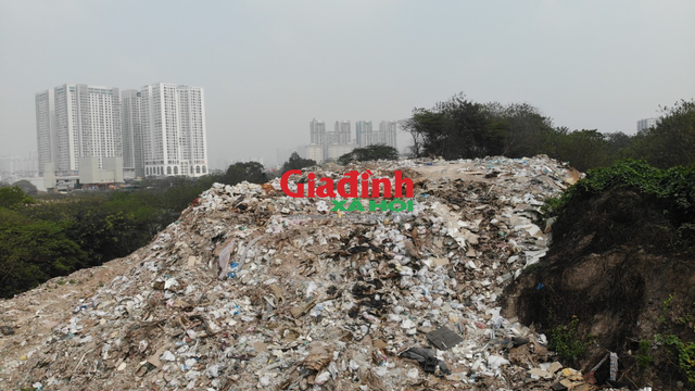 ‘Núi’ rác tự phát tra tấn người dân phường Đại Kim và xã Tân Triều - Ảnh 4.