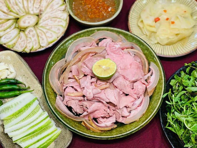 11 món ăn ngon khó cưỡng ở Đà Nẵng khiến thực khách mê mẩn - Ảnh 8.