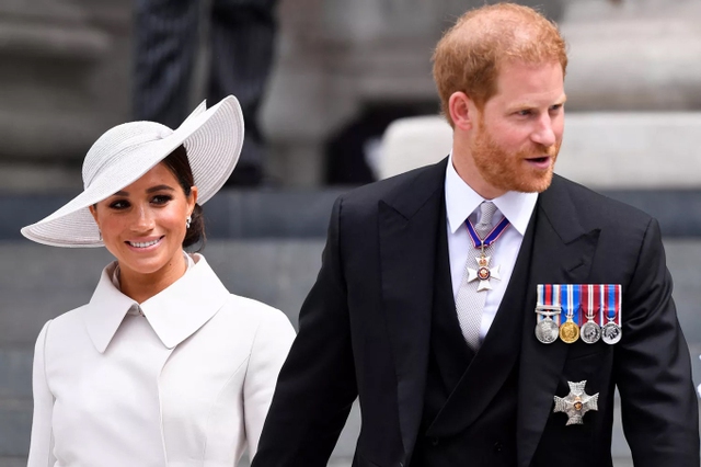 Lễ đăng quang Vua Charles III: Meghan chính thức không tham dự khiến Hoàng gia &quot;thở phào&quot; nhưng lý do đưa ra mới thất vọng - Ảnh 2.