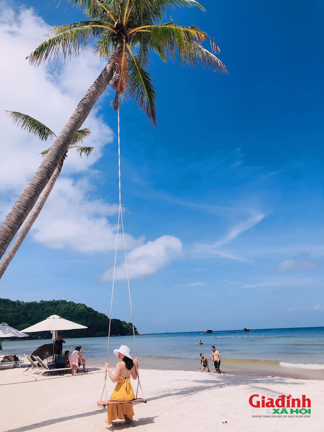 Kỳ nghỉ gõ cửa, biển xanh Phú Quốc vẫy gọi du khách khắp mọi miền (Phần 2) - Ảnh 8.