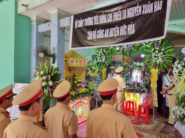 Thủ tướng Chính phủ yêu cầu Bộ Công an chỉ đạo thực hiện các thủ tục xem xét phong tặng danh hiệu liệt sĩ đối với đồng chí thiếu tá CSGT Nguyễn Xuân Hào. Ảnh: TL