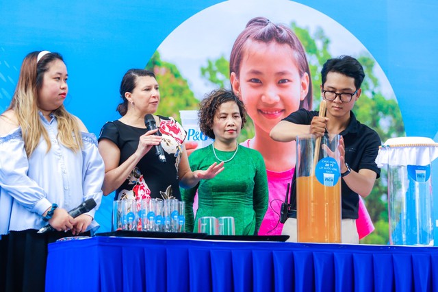 P&G Việt Nam tiếp tục triển khai chương trình &quot;Nước uống sạch cho trẻ em&quot; - Ảnh 1.