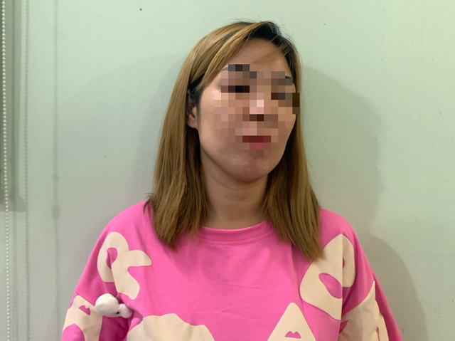 Sự thật về vụ đánh ghen, lột đồ cô gái trẻ giữa đường - Ảnh 1. Sự thật về vụ đánh ghen, lột đồ cô gái trẻ giữa đường - Ảnh 1.