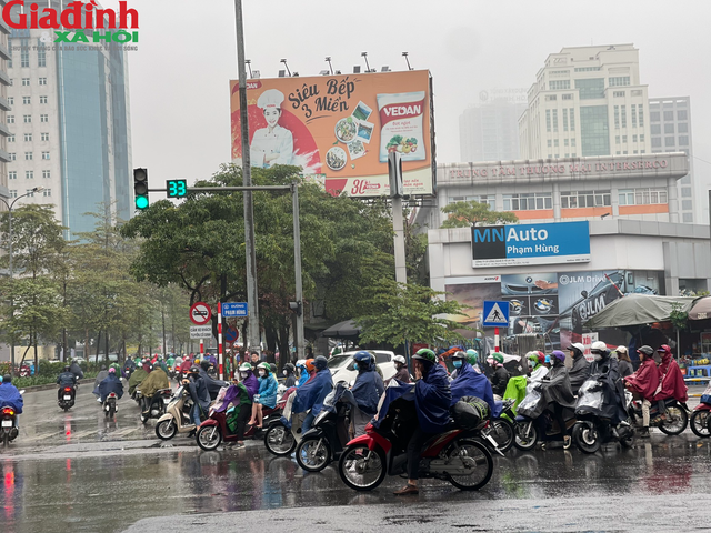 Dự báo thời tiết ngày mai 11/5: Cảnh báo mưa rất to nhiều nơi do không khí lạnh tràn về  - Ảnh 1.