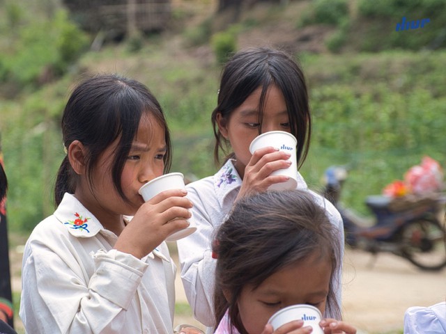 Hành trình mang sữa tới trẻ em nghèo vùng cao của HIUP - Ảnh 3.