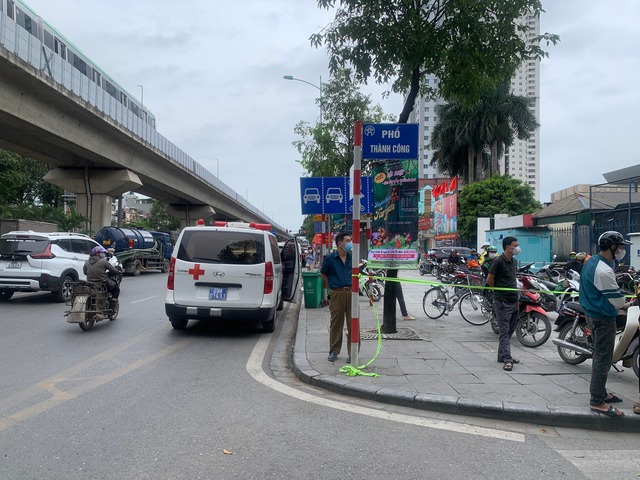 Xung quanh hiện trường vụ cháy lớn khiến 4 bà cháu tử vong thương tâm ở Hà Nội - Ảnh 5.