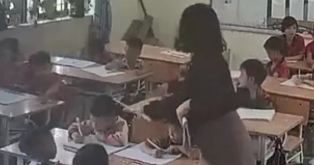 Lào Cai: Đình chỉ công tác của nữ giáo viên đánh học sinh lớp 1 - Ảnh 1.