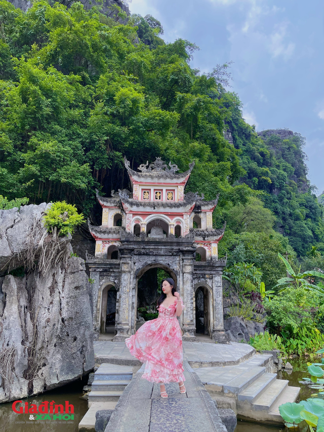 Ngoài đầm sen Hang Múa, Ninh Bình còn &quot; lôi kéo&quot; du khách với điểm du lịch nổi tiếng dưới đây - Ảnh 8.