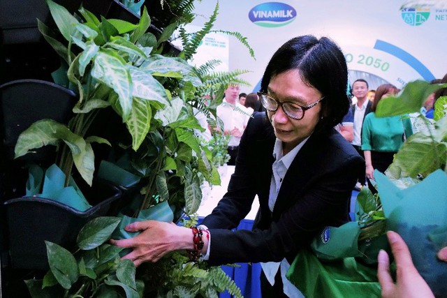 Vinamilk là công ty sữa đầu tiên tại Việt Nam có nhà máy và trang trại đạt chứng nhận trung hòa carbon - Ảnh 11.