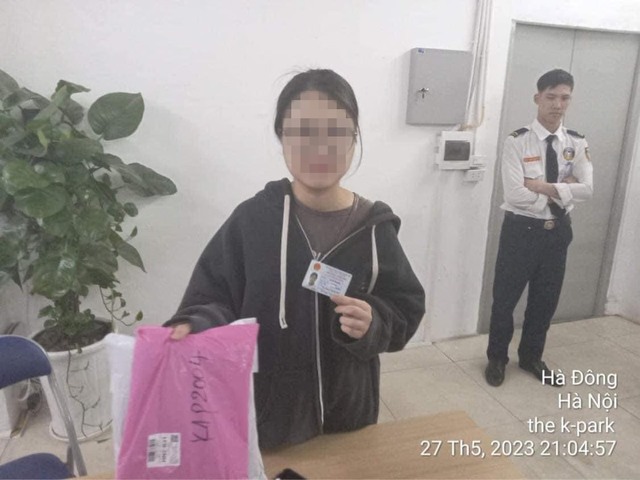 Làm rõ hành vi lấy trộm đồ ship của cô gái ở hàng loạt chung cư tại Hà Nội - Ảnh 1.