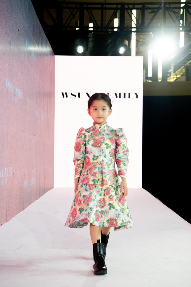 Emily Nhã Uyên giành 'Người mẫu nhí xuất sắc nhất' tại Thượng Hải - Ảnh 1.