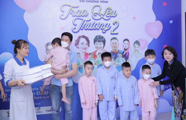 Nghệ sĩ Trà My, Xuân Nghĩa trao yêu thương cho bệnh nhi nhân ngày 1/6   - Ảnh 4.