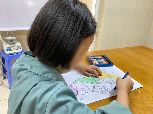 Tắm xong, bé gái 8 tuổi ở Phú Thọ bất ngờ bị đột quỵ - Ảnh 2.