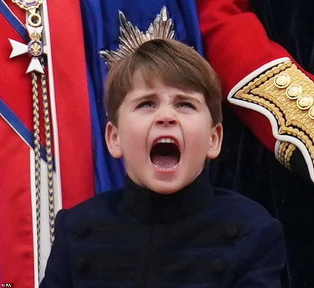 Hình ảnh của cậu út nhà William - Kate trong lễ đăng quang Vua Charles III: &quot;Cưng xỉu&quot; mọi khoảnh khắc, khiến ông nội phải lu mờ - Ảnh 12.