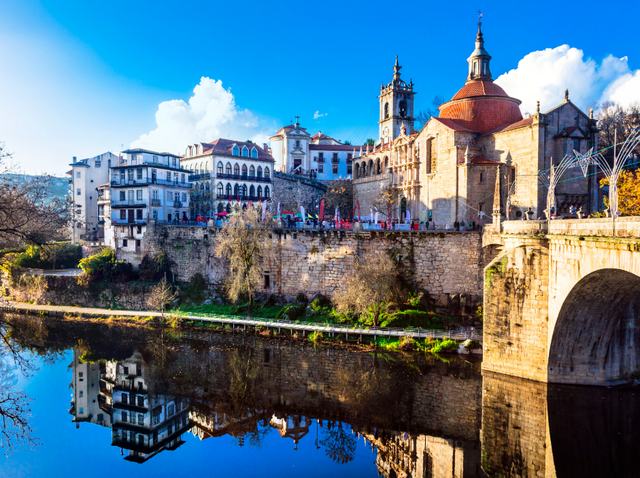 Sở hữu Visa Vàng Bồ Đào Nha: yên tâm nghỉ hưu tại Châu Âu - Ảnh 1.
