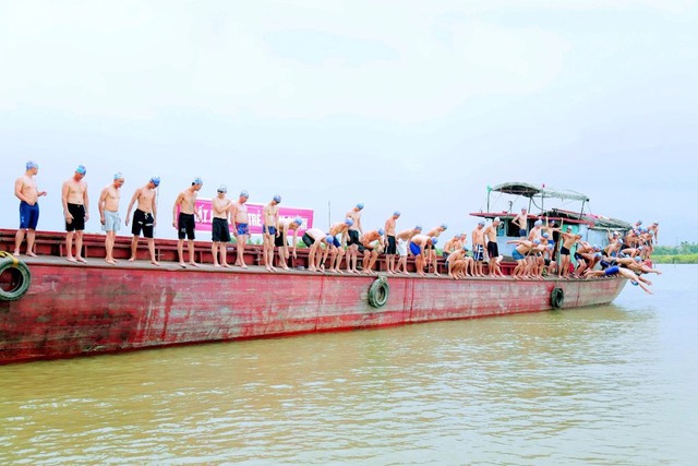 Quảng Ninh: Tham gia giải bơi truyền thống một học sinh lớp 12 mất tích - Ảnh 1.