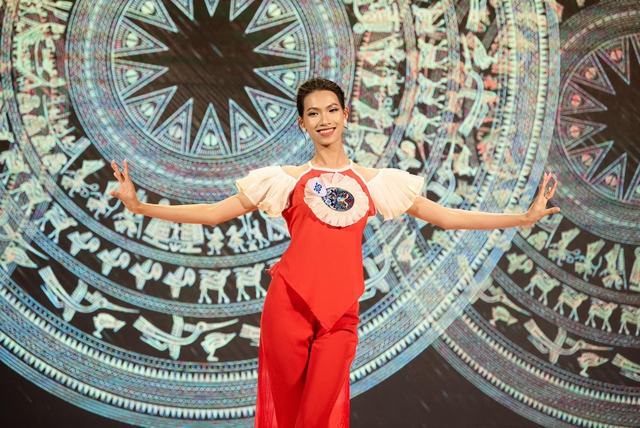 Người đẹp Bình Dương từng muốn bỏ học lớp 12 vào Top 59 Miss World Vietnam 2023 - Ảnh 4.