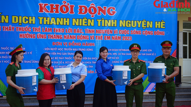 Ngày hội &quot;Thầy thuốc trẻ làm theo lời Bác, tình nguyện vì sức khỏe cộng đồng tại Lạng Sơn năm 2023 - Ảnh 7.