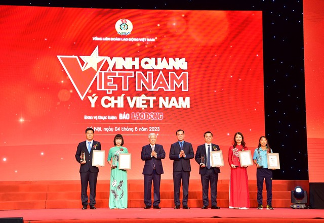 Vietcombank là một trong 5 tập thể được vinh danh tại Chương trình Vinh quang Việt Nam lần thứ 18, năm 2023 - Ảnh 2.