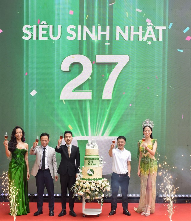 Á hậu Mai Ngô khoe nhan sắc hút mắt tại siêu sinh nhật Thu Cúc - Ảnh 4.