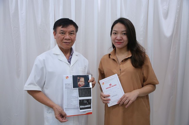 Mẹ mang gen thalassemia sinh đôi 2 bé 'đủ nếp đủ tẻ' tại Bệnh viện Đức Phúc sau 13 năm hiếm muộn - Ảnh 3.