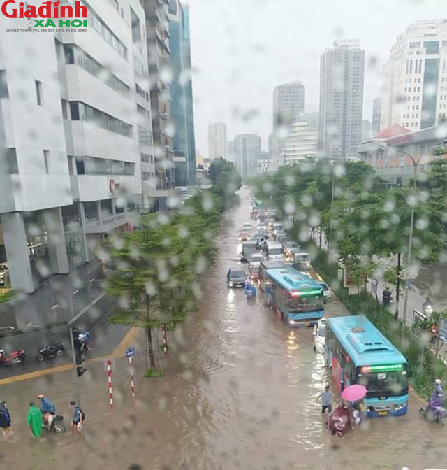 Thời tiết Hà Nội 3 ngày tới: Bão số 1 có khiến Thủ đô ngập lụt? - Ảnh 2.