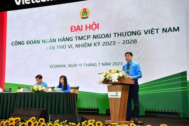 20230717dktdai-hoi-6-cong-doan-vcb-5-1689749911852473939820.jpg