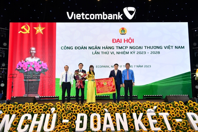 20230717dktdai-hoi-cong-doan-6-vcb-249-16897499147491128840065.jpg