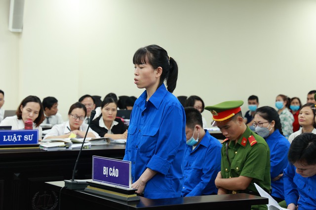 Đối chất “nảy lửa” xoay quanh cáo buộc cựu Cục phó Quản lý thị trường Trần Hùng nhận hối lộ 300 triệu đồng - Ảnh 2.
