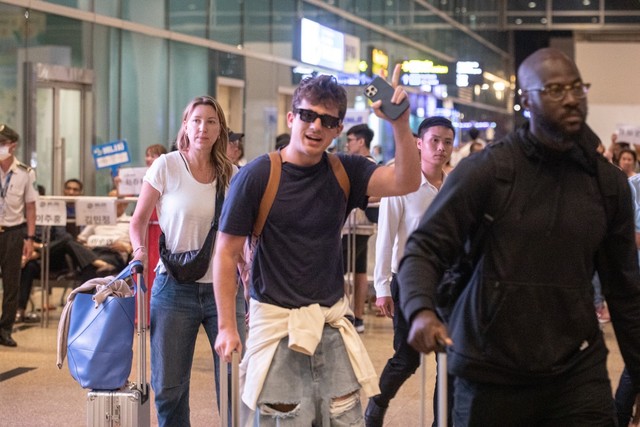 Charlie Puth đến Vinpearl Nha Trang, sẵn sàng cho siêu đại nhạc hội 8Wonder - Ảnh 1.