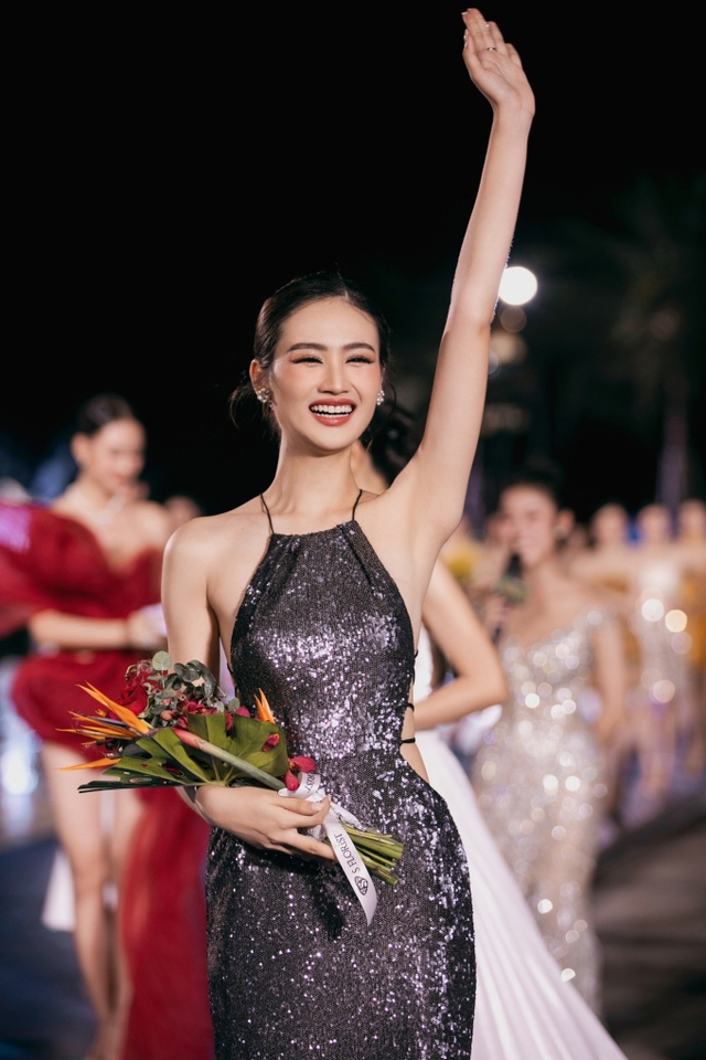 Huỳnh Trần Ý Nhi - Người đẹp Bình Định đăng quang Miss World Vietnam 2023 - Ảnh 4.