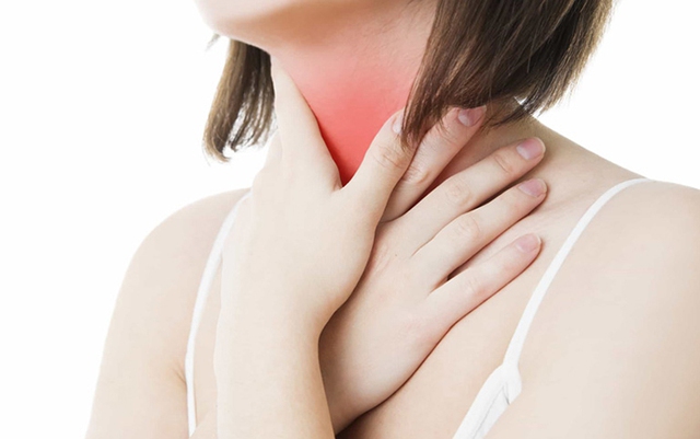 Có dấu hiệu đau họng, viêm họng cần làm ngay điều này để chặn đứng cơn đau - Ảnh 2.