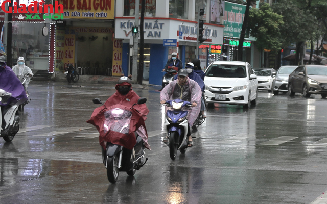 Dự báo thời tiết ngày mai 2/8: Mưa dông vẫn kéo dài, nhiều nơi mưa to có thể gây sạt lở đất - Ảnh 1.