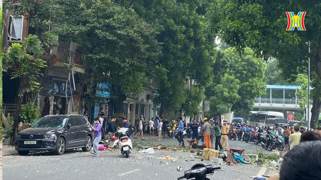 Hà Nội: Nổ khí gas tại nhà dân 4 người bị thương - Ảnh 1.