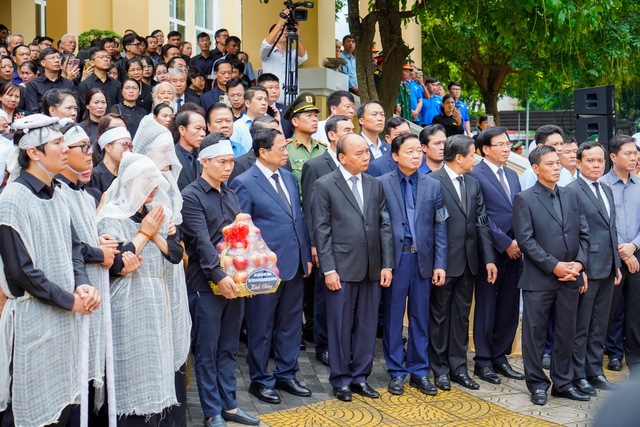 Xúc động hình ảnh tiễn biệt Phó Thủ tướng Lê Văn Thành về đất mẹ - Ảnh 8.