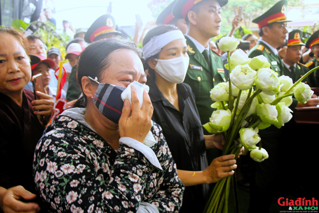 Xúc động hình ảnh tiễn biệt Phó Thủ tướng Lê Văn Thành về đất mẹ - Ảnh 23.