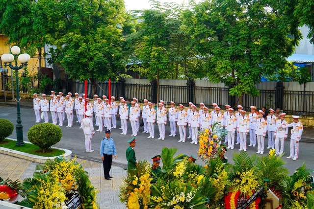 Xúc động hình ảnh tiễn biệt Phó Thủ tướng Lê Văn Thành về đất mẹ - Ảnh 9.