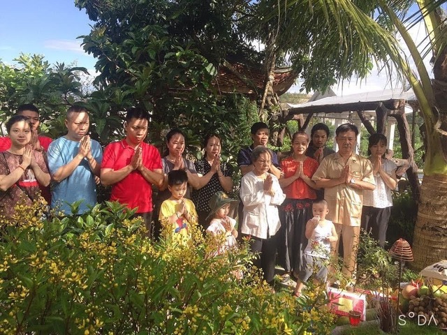 Đại gia đình gần 20 thành viên ở Đắk Nông, Sài Gòn thực hành lễ Vu Lan báo hiếu bằng 'video call' - Ảnh 2.