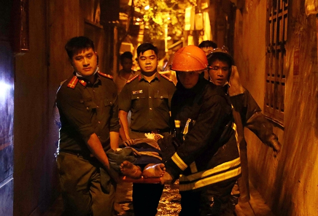Vụ cháy chung cư mini: Hỗ trợ 37 triệu đồng/người, khẩn trương rà soát nguy cơ cháy nổ trên toàn thành phố Hà Nội - Ảnh 2.