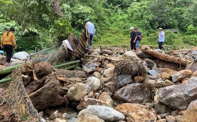 Hình ảnh hoang tàn lũ quét qua Lào Cai khiến nhiều thiệt mạng và mất tích - Ảnh 6.