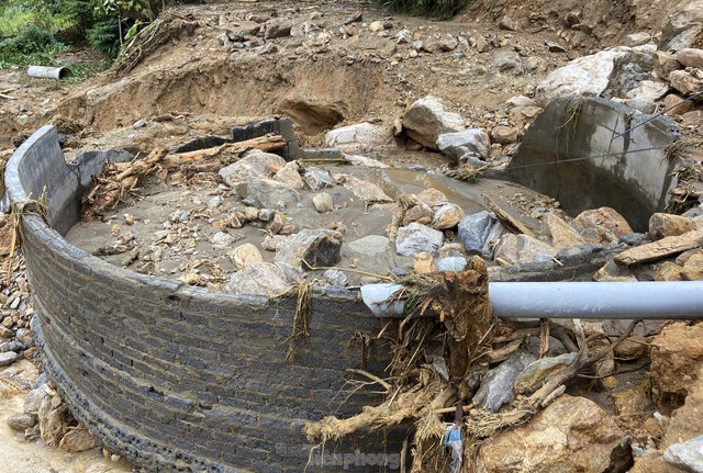 Hình ảnh hoang tàn lũ quét qua Lào Cai khiến nhiều thiệt mạng và mất tích - Ảnh 7.