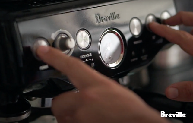 5 cách vệ sinh máy pha cà phê Breville để có tách cà phê ngon tại nhà - Ảnh 2.