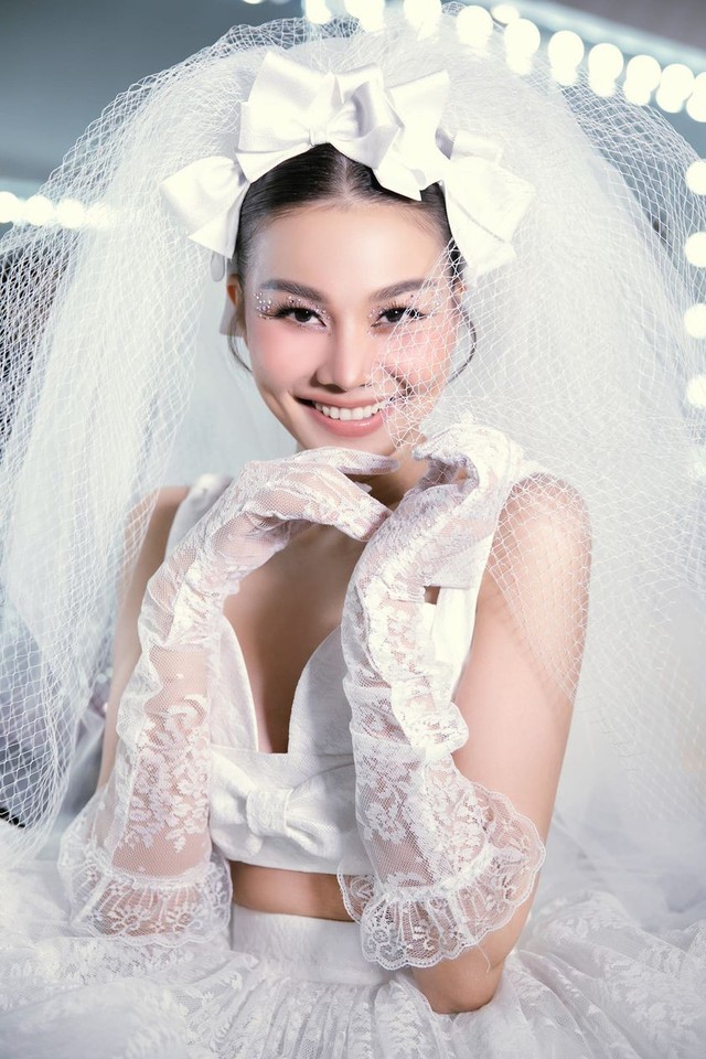Ẩn ý kết hôn, Thanh Hằng diện váy cưới khiến fan xôn xao - Ảnh 4.