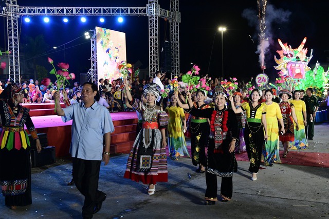 Tuyên Quang: 64 mô hình đèn Trung thu khổng lồ đã sẵn sàng cho Lễ hội Thành Tuyên hướng tới Festival Quốc tế - Ảnh 14.