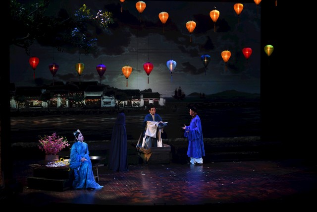 Hoàng Thái tử Nhật Bản và Công nương đến Nhà hát Lớn Hà Nội thưởng thức vở opera 'Công nữ Anio' 

 - Ảnh 2.