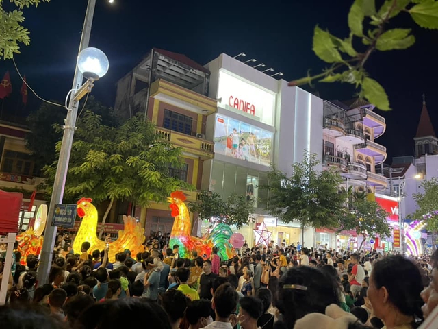 Xuất hiện đêm hội Thành Tuyên mang phiên bản Hà Nam khiến dân tình choáng ngợp - Ảnh 15.