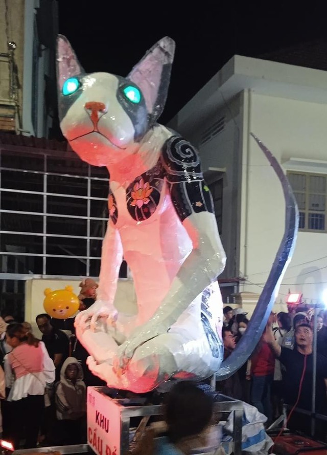 Lâm Đồng: Xuất hiện dàn mèo ‘giang hồ khét tiếng’ trong Lễ hội Trung thu khiến cộng đồng mạng choáng ngợp - Ảnh 5.